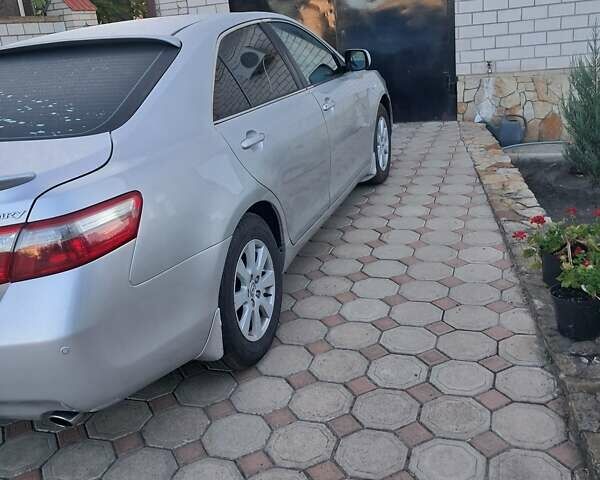 Сірий Тойота Камрі, об'ємом двигуна 2.36 л та пробігом 371 тис. км за 7800 $, фото 3 на Automoto.ua