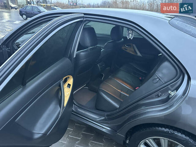 Сірий Тойота Камрі, об'ємом двигуна 2.36 л та пробігом 232 тис. км за 8600 $, фото 8 на Automoto.ua