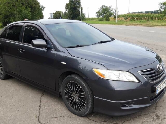 Серый Тойота Камри, объемом двигателя 2.4 л и пробегом 270 тыс. км за 8900 $, фото 4 на Automoto.ua