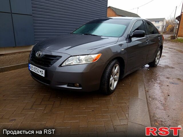 Сірий Тойота Камрі, об'ємом двигуна 2.4 л та пробігом 280 тис. км за 9100 $, фото 7 на Automoto.ua