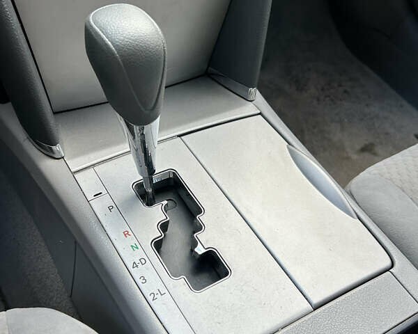 Сірий Тойота Камрі, об'ємом двигуна 2.4 л та пробігом 191 тис. км за 8300 $, фото 16 на Automoto.ua