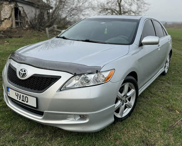 Сірий Тойота Камрі, об'ємом двигуна 2.36 л та пробігом 350 тис. км за 7800 $, фото 2 на Automoto.ua