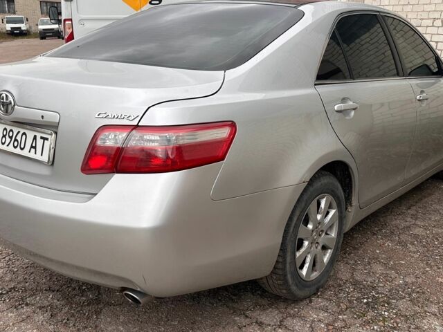 Серый Тойота Камри, объемом двигателя 2.4 л и пробегом 200 тыс. км за 7000 $, фото 2 на Automoto.ua