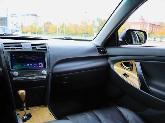 Сірий Тойота Камрі, об'ємом двигуна 3.5 л та пробігом 231 тис. км за 10000 $, фото 13 на Automoto.ua