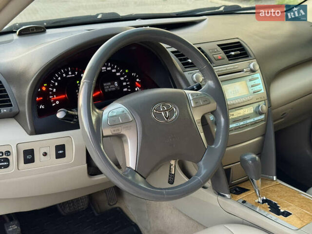 Серый Тойота Камри, объемом двигателя 2.36 л и пробегом 221 тыс. км за 7999 $, фото 29 на Automoto.ua