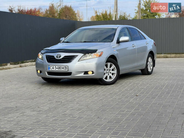 Серый Тойота Камри, объемом двигателя 2.36 л и пробегом 221 тыс. км за 7999 $, фото 11 на Automoto.ua