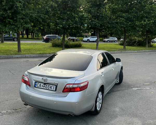 Серый Тойота Камри, объемом двигателя 3.5 л и пробегом 290 тыс. км за 8500 $, фото 27 на Automoto.ua