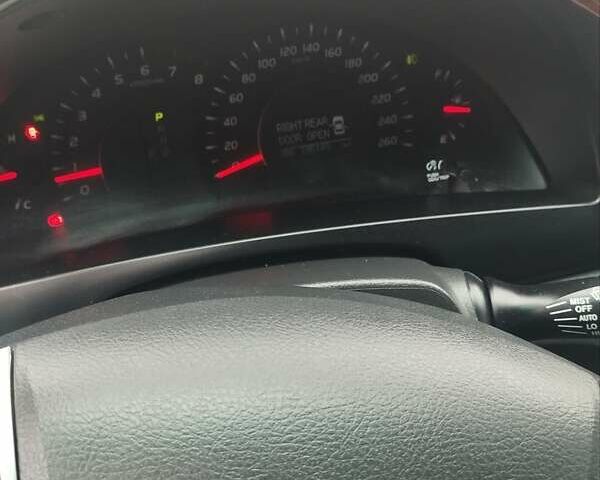 Серый Тойота Камри, объемом двигателя 3.5 л и пробегом 200 тыс. км за 8800 $, фото 13 на Automoto.ua