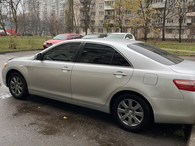 Серый Тойота Камри, объемом двигателя 2.4 л и пробегом 314 тыс. км за 6800 $, фото 5 на Automoto.ua
