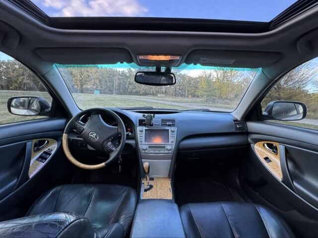 Серый Тойота Камри, объемом двигателя 3.5 л и пробегом 285 тыс. км за 8500 $, фото 7 на Automoto.ua