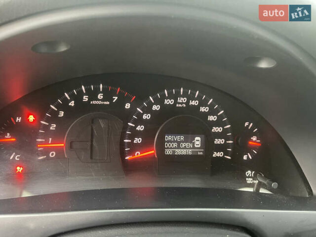 Серый Тойота Камри, объемом двигателя 2.36 л и пробегом 283 тыс. км за 8500 $, фото 11 на Automoto.ua