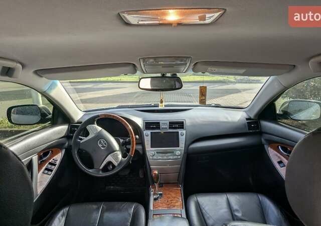 Серый Тойота Камри, объемом двигателя 3.5 л и пробегом 243 тыс. км за 8700 $, фото 6 на Automoto.ua