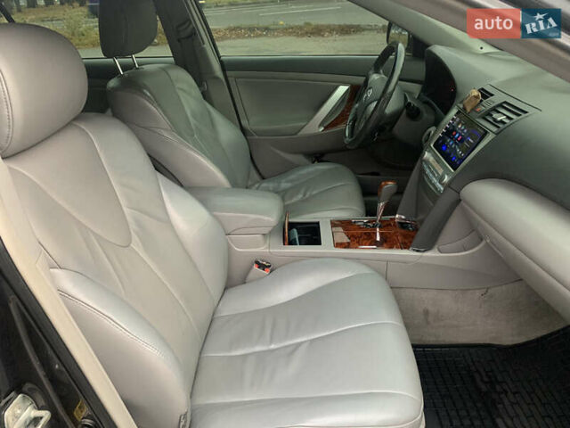 Серый Тойота Камри, объемом двигателя 3.5 л и пробегом 290 тыс. км за 9000 $, фото 24 на Automoto.ua