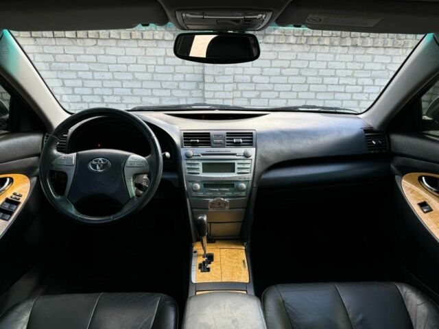 Серый Тойота Камри, объемом двигателя 2.4 л и пробегом 294 тыс. км за 8500 $, фото 18 на Automoto.ua