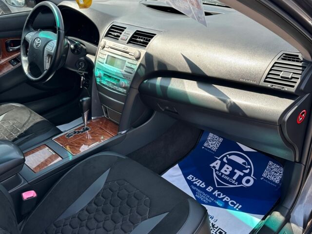 Сірий Тойота Камрі, об'ємом двигуна 2.4 л та пробігом 273 тис. км за 8500 $, фото 10 на Automoto.ua