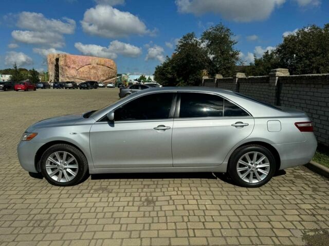 Серый Тойота Камри, объемом двигателя 2.4 л и пробегом 294 тыс. км за 8500 $, фото 3 на Automoto.ua