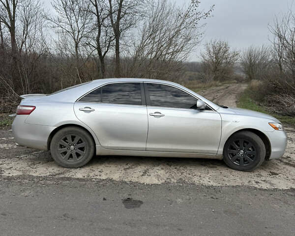 Серый Тойота Камри, объемом двигателя 2.4 л и пробегом 311 тыс. км за 7700 $, фото 8 на Automoto.ua