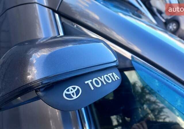 Серый Тойота Камри, объемом двигателя 2.36 л и пробегом 305 тыс. км за 7800 $, фото 46 на Automoto.ua