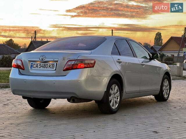 Серый Тойота Камри, объемом двигателя 2.36 л и пробегом 221 тыс. км за 7999 $, фото 10 на Automoto.ua