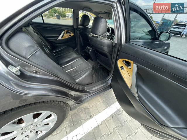 Сірий Тойота Камрі, об'ємом двигуна 2.36 л та пробігом 240 тис. км за 7700 $, фото 14 на Automoto.ua