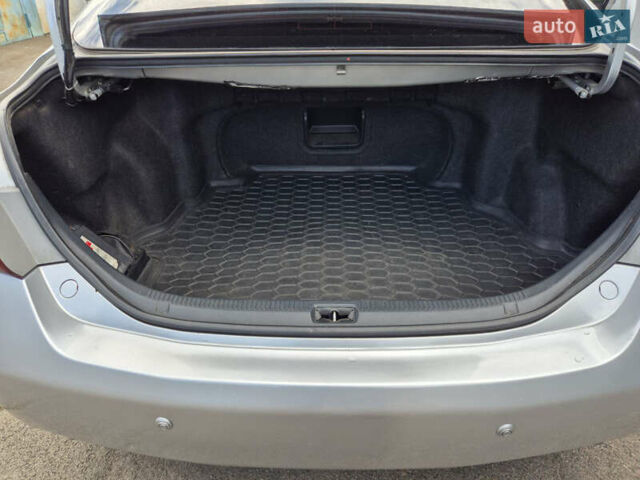 Серый Тойота Камри, объемом двигателя 3.46 л и пробегом 305 тыс. км за 8500 $, фото 16 на Automoto.ua