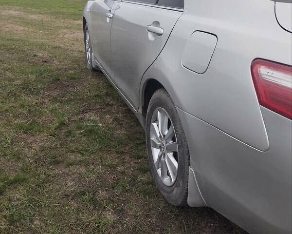 Серый Тойота Камри, объемом двигателя 3.5 л и пробегом 200 тыс. км за 8800 $, фото 3 на Automoto.ua