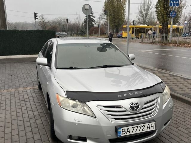 Серый Тойота Камри, объемом двигателя 2.4 л и пробегом 314 тыс. км за 6800 $, фото 1 на Automoto.ua