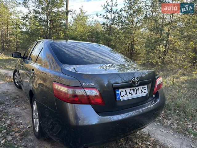 Серый Тойота Камри, объемом двигателя 3.46 л и пробегом 262 тыс. км за 9300 $, фото 6 на Automoto.ua