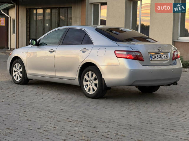 Серый Тойота Камри, объемом двигателя 2.36 л и пробегом 221 тыс. км за 7999 $, фото 4 на Automoto.ua