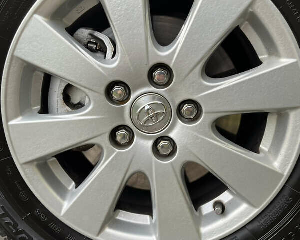 Серый Тойота Камри, объемом двигателя 2.4 л и пробегом 220 тыс. км за 8700 $, фото 54 на Automoto.ua