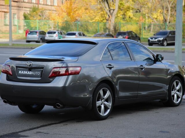 Сірий Тойота Камрі, об'ємом двигуна 3.5 л та пробігом 231 тис. км за 10000 $, фото 5 на Automoto.ua