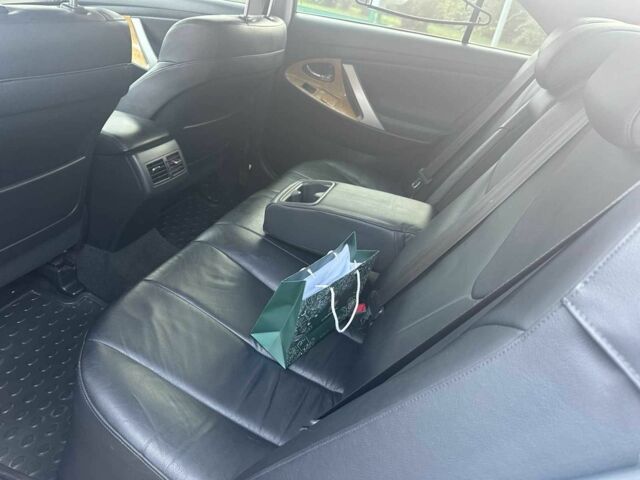 Серый Тойота Камри, объемом двигателя 2.4 л и пробегом 165 тыс. км за 9999 $, фото 15 на Automoto.ua