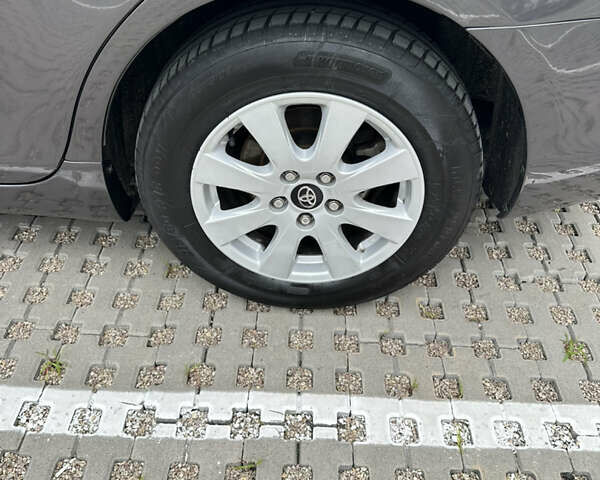 Серый Тойота Камри, объемом двигателя 3.5 л и пробегом 265 тыс. км за 10500 $, фото 9 на Automoto.ua