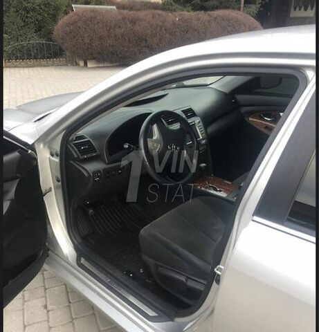 Серый Тойота Камри, объемом двигателя 2.4 л и пробегом 221 тыс. км за 8499 $, фото 5 на Automoto.ua