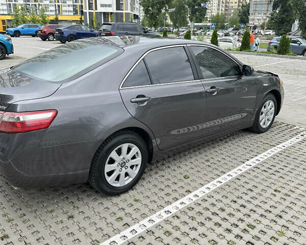 Серый Тойота Камри, объемом двигателя 3.5 л и пробегом 265 тыс. км за 10500 $, фото 7 на Automoto.ua