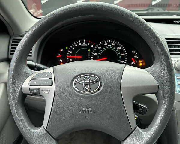 Сірий Тойота Камрі, об'ємом двигуна 2.36 л та пробігом 192 тис. км за 7650 $, фото 16 на Automoto.ua