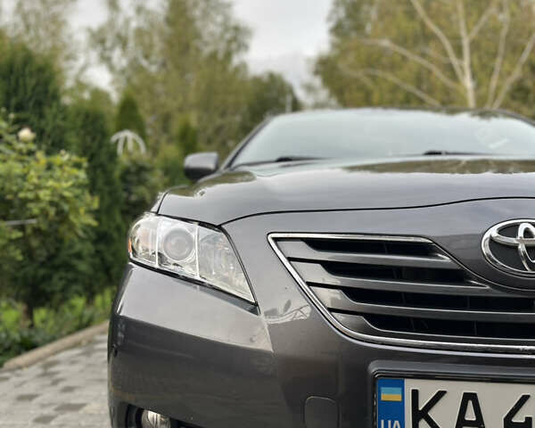 Серый Тойота Камри, объемом двигателя 2.4 л и пробегом 220 тыс. км за 8700 $, фото 12 на Automoto.ua