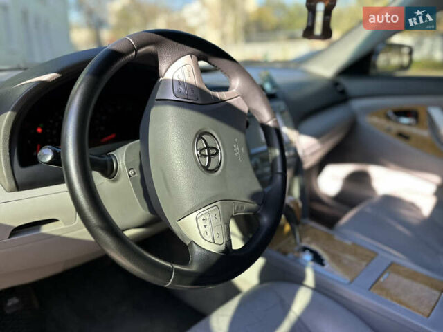 Сірий Тойота Камрі, об'ємом двигуна 3.46 л та пробігом 280 тис. км за 6400 $, фото 4 на Automoto.ua