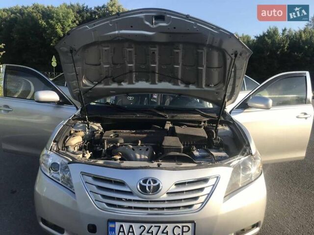 Сірий Тойота Камрі, об'ємом двигуна 2.4 л та пробігом 321 тис. км за 5600 $, фото 4 на Automoto.ua