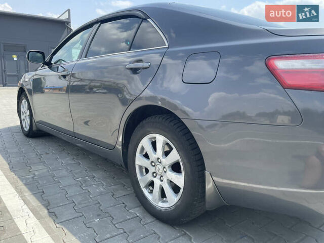 Сірий Тойота Камрі, об'ємом двигуна 2.36 л та пробігом 240 тис. км за 7700 $, фото 7 на Automoto.ua