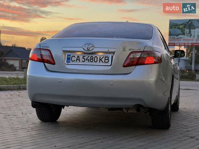 Серый Тойота Камри, объемом двигателя 2.36 л и пробегом 221 тыс. км за 7999 $, фото 9 на Automoto.ua