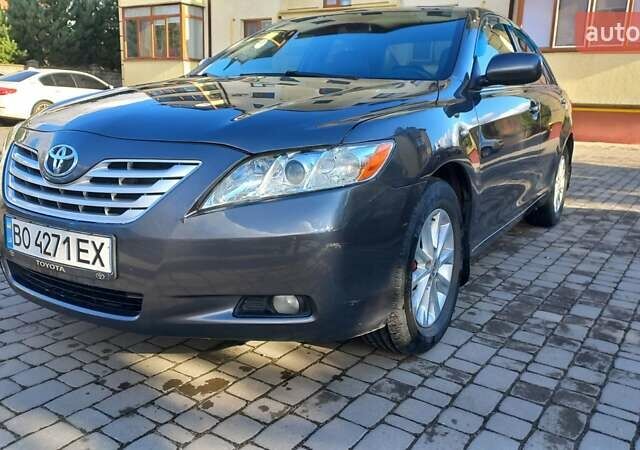 Серый Тойота Камри, объемом двигателя 2.36 л и пробегом 305 тыс. км за 7800 $, фото 33 на Automoto.ua