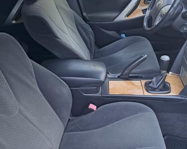 Сірий Тойота Камрі, об'ємом двигуна 2.36 л та пробігом 371 тис. км за 7800 $, фото 6 на Automoto.ua