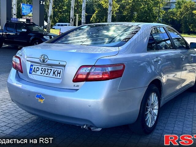 Серый Тойота Камри, объемом двигателя 2.4 л и пробегом 224 тыс. км за 6700 $, фото 4 на Automoto.ua