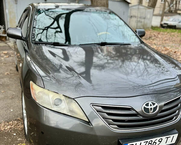 Сірий Тойота Камрі, об'ємом двигуна 3.46 л та пробігом 280 тис. км за 7000 $, фото 1 на Automoto.ua