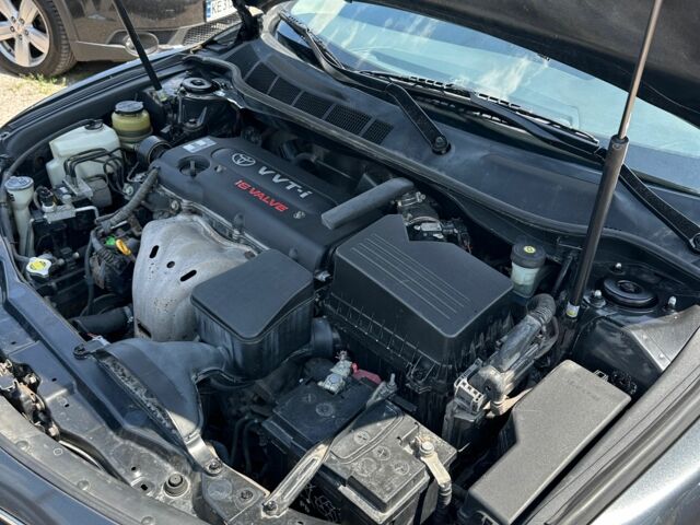 Сірий Тойота Камрі, об'ємом двигуна 2.4 л та пробігом 273 тис. км за 8500 $, фото 19 на Automoto.ua