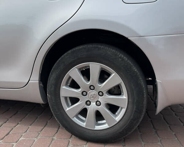 Сірий Тойота Камрі, об'ємом двигуна 3.5 л та пробігом 332 тис. км за 8700 $, фото 25 на Automoto.ua