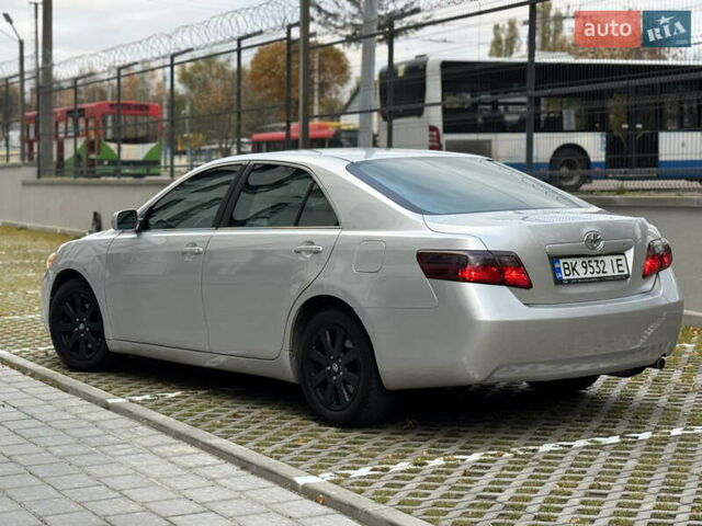 Серый Тойота Камри, объемом двигателя 2.36 л и пробегом 298 тыс. км за 6500 $, фото 6 на Automoto.ua
