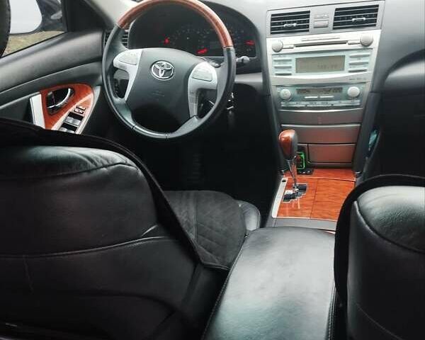 Серый Тойота Камри, объемом двигателя 3.5 л и пробегом 200 тыс. км за 8800 $, фото 10 на Automoto.ua