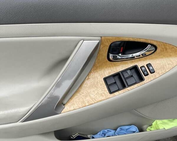 Сірий Тойота Камрі, об'ємом двигуна 3.5 л та пробігом 320 тис. км за 8400 $, фото 13 на Automoto.ua